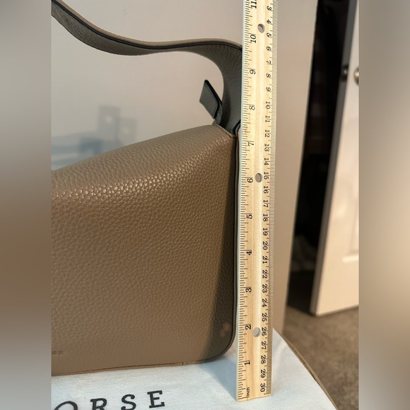 The Horse taupe pebbled leather shoulder bag, used once, like new condition - Picture 5 of 9